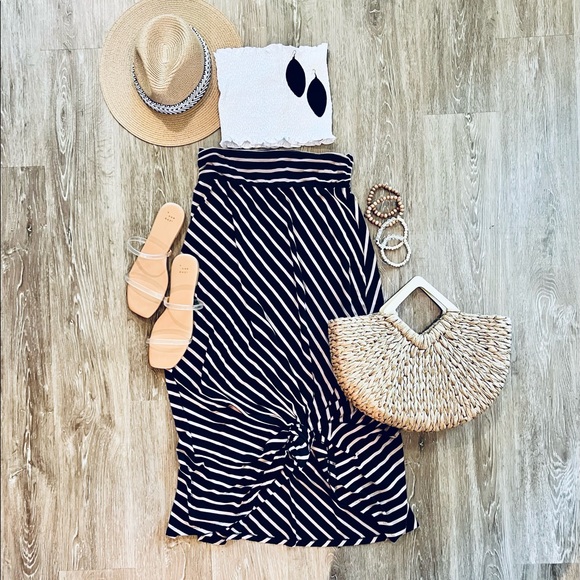 Joe B Dresses & Skirts - Joe B long maxi skirt